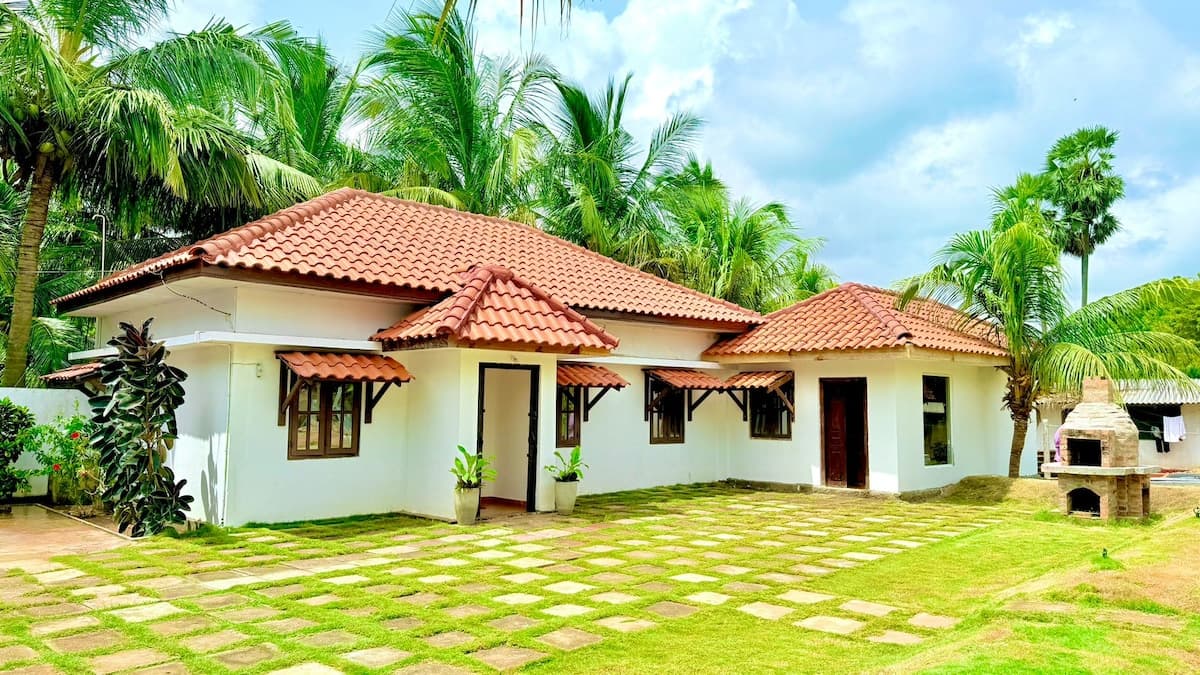 Abi Karai Villa — coastal house at Keerimalai